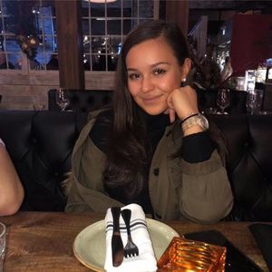 Meet your Posher, Nadia